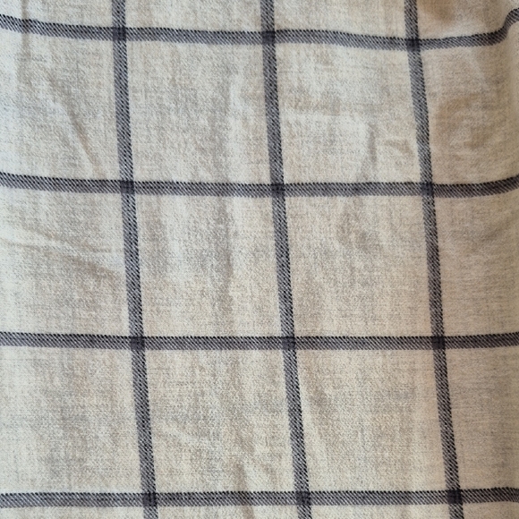 Mens Old Navy Cream and Black Casual Button Down Shirt - Picture 4 of 6